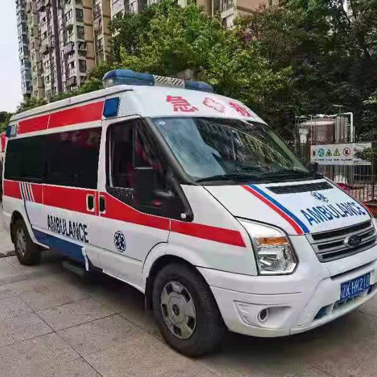 霍尔果斯长途救护车护送病人返乡